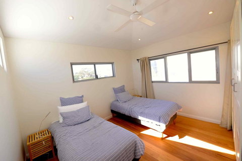 Sunny Blinco Street House - New South Wales Tourism  10