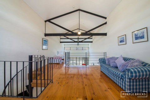 Spacious Central Townhouse - New South Wales Tourism  4