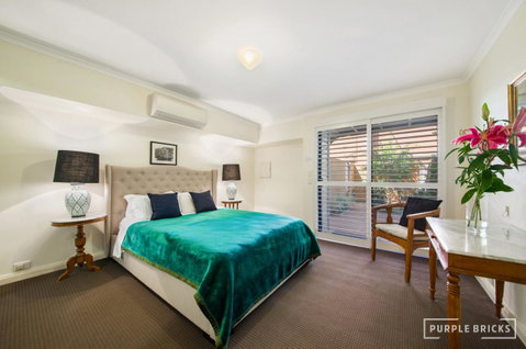 Spacious Central Townhouse - New South Wales Tourism  7