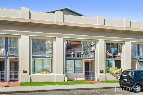Spacious Central Townhouse - New South Wales Tourism  11
