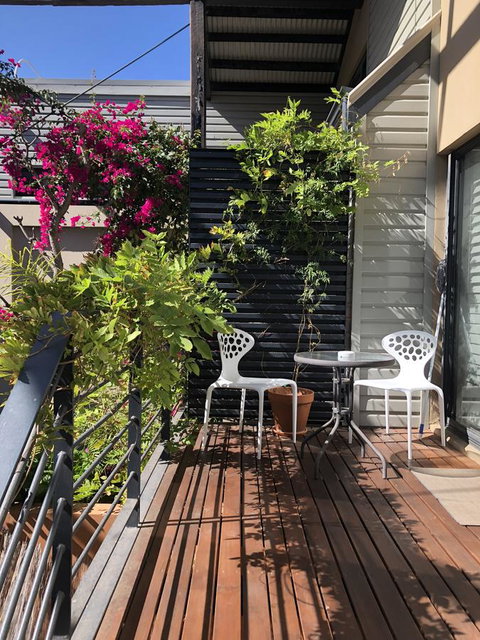 Spacious Central Townhouse - New South Wales Tourism  1