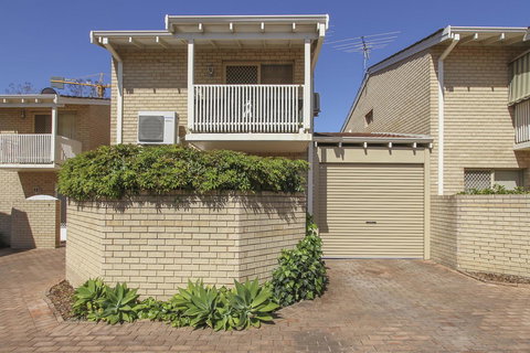 Leederville Townhouse - New South Wales Tourism  12