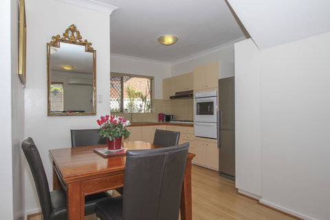 Leederville Townhouse - New South Wales Tourism  1