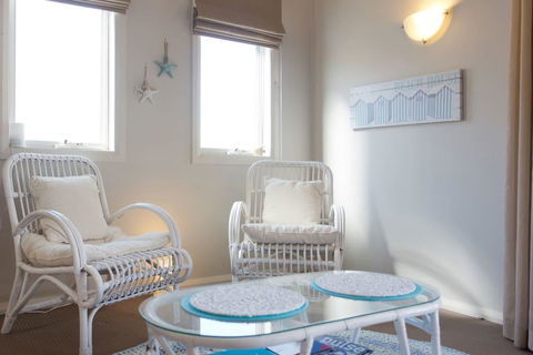 Fremantle Local Beach Studio - New South Wales Tourism  15