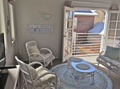 Fremantle Local Beach Studio - New South Wales Tourism  0