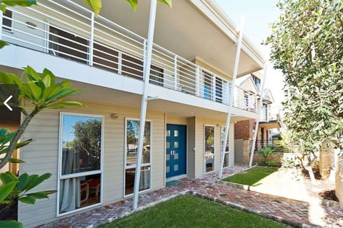 Fremantle Local Beach Studio - New South Wales Tourism  20