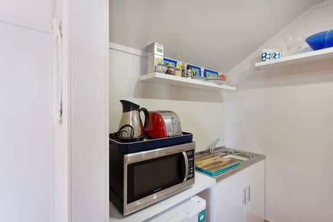 Fremantle Local Beach Studio - New South Wales Tourism  12