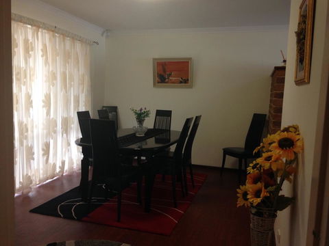 â˜… Stylish Family Home! â˜… - New South Wales Tourism  8