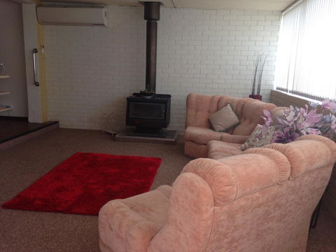 â˜… Stylish Family Home! â˜… - New South Wales Tourism  5