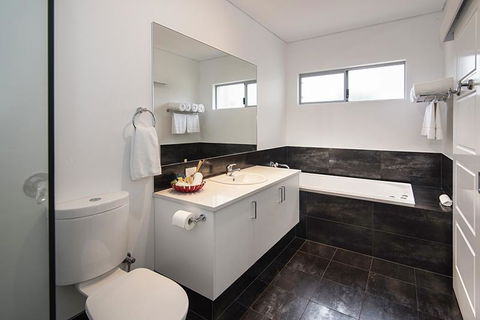Churchill Studios - New South Wales Tourism  1