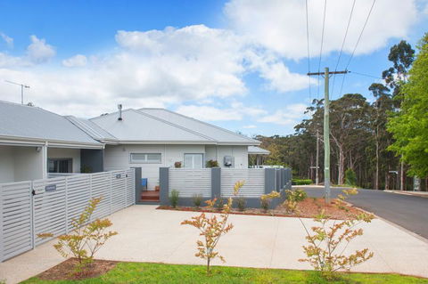 Churchill Studios - New South Wales Tourism  10