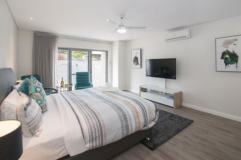 Churchill Studios - New South Wales Tourism  2