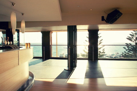 Cottesloe Beach Hotel - New South Wales Tourism  14