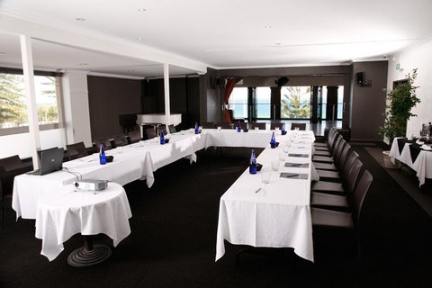 Cottesloe Beach Hotel - New South Wales Tourism  19