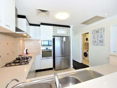 Nautilus By Rockingham Apartments - New South Wales Tourism  14