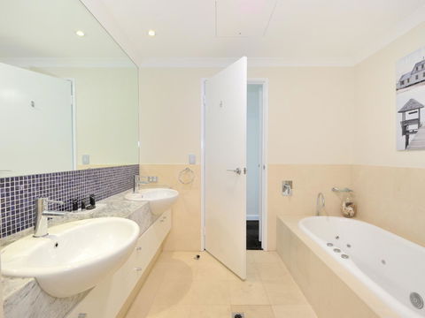 Nautilus By Rockingham Apartments - New South Wales Tourism  5