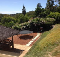 Bright  Beautiful Home On The Hills - New South Wales Tourism 