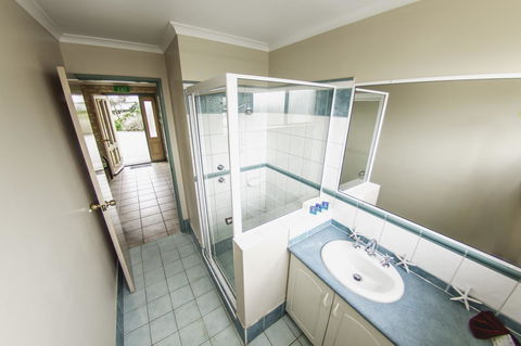 Esperance Foreshore Apartments - New South Wales Tourism  37