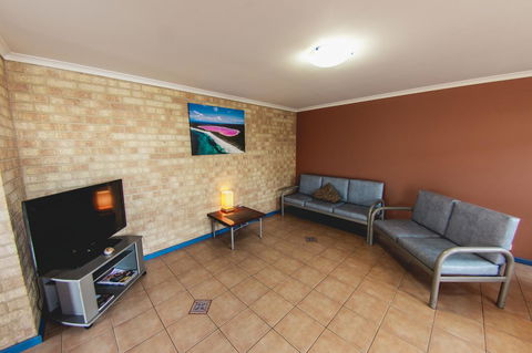 Esperance Foreshore Apartments - New South Wales Tourism  42