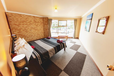 Esperance Foreshore Apartments - New South Wales Tourism  12