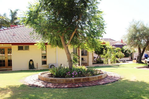 Armadale Cottage Bed & Breakfast - New South Wales Tourism  38