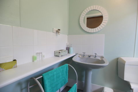 Jacaranda Guest House - New South Wales Tourism  9