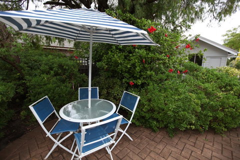 Jacaranda Guest House - New South Wales Tourism  31