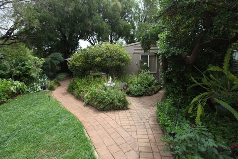 Jacaranda Guest House - New South Wales Tourism  27