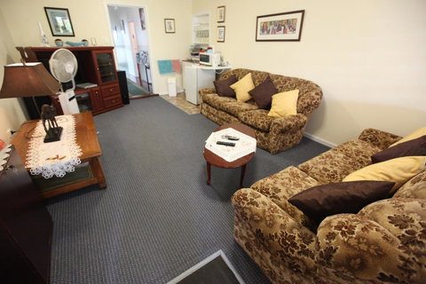 Jacaranda Guest House - New South Wales Tourism  8