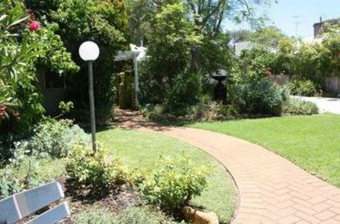 Jacaranda Guest House - New South Wales Tourism  41
