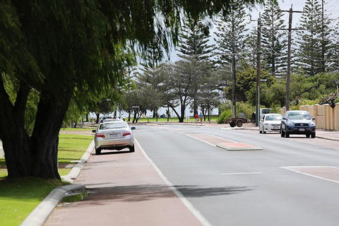 Jacaranda Guest House - New South Wales Tourism  42
