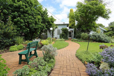 Jacaranda Guest House - New South Wales Tourism  38