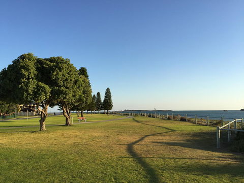 The Royal Dolphin Bed & Breakfast Safety Bay - New South Wales Tourism  23