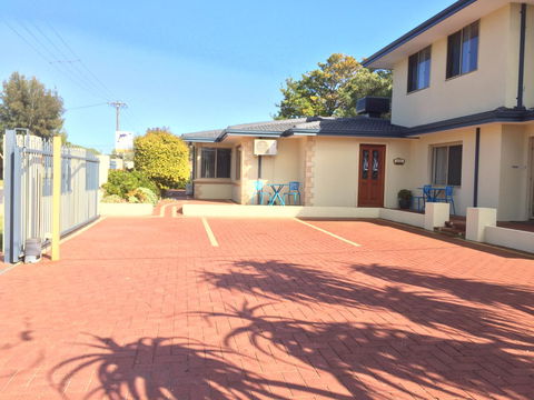 The Royal Dolphin Bed & Breakfast Safety Bay - New South Wales Tourism  7