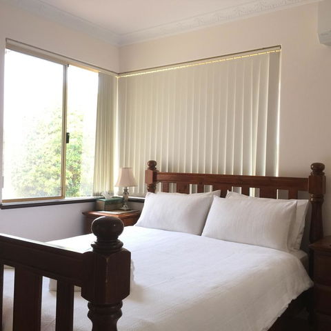 The Royal Dolphin Bed & Breakfast Safety Bay - New South Wales Tourism  3