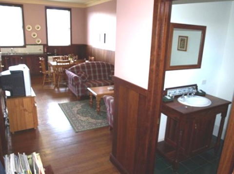 Pemberton Old Picture Theatre Holiday Apartments - New South Wales Tourism  9
