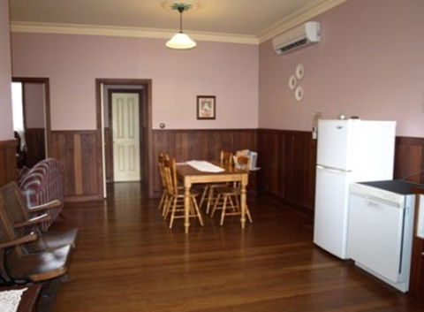 Pemberton Old Picture Theatre Holiday Apartments - New South Wales Tourism  32