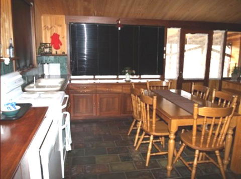 Pemberton Old Picture Theatre Holiday Apartments - New South Wales Tourism  7