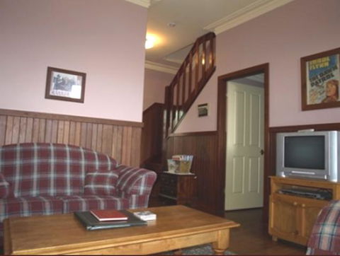 Pemberton Old Picture Theatre Holiday Apartments - New South Wales Tourism  6