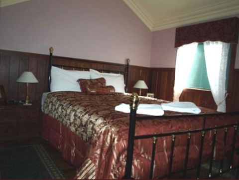 Pemberton Old Picture Theatre Holiday Apartments - New South Wales Tourism  4