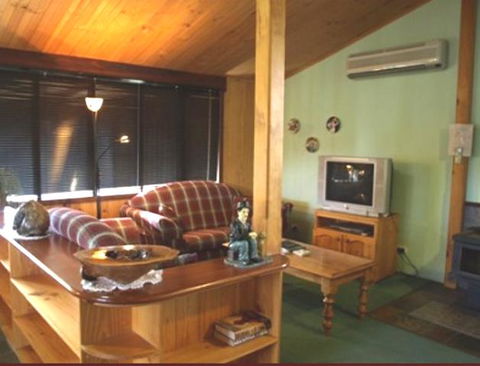 Pemberton Old Picture Theatre Holiday Apartments - New South Wales Tourism  15