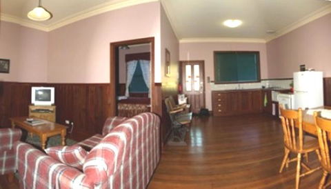 Pemberton Old Picture Theatre Holiday Apartments - New South Wales Tourism  19