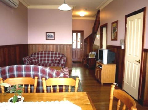 Pemberton Old Picture Theatre Holiday Apartments - New South Wales Tourism  5