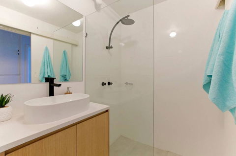 SEA BREEZE â€“ Between Cottesloe Beach & Swan River - New South Wales Tourism  11