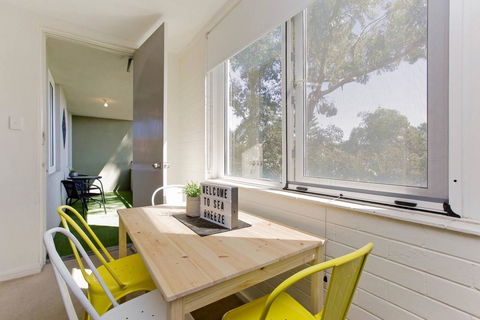 SEA BREEZE â€“ Between Cottesloe Beach & Swan River - New South Wales Tourism  9