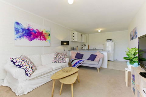 SEA BREEZE â€“ Between Cottesloe Beach & Swan River - New South Wales Tourism  0