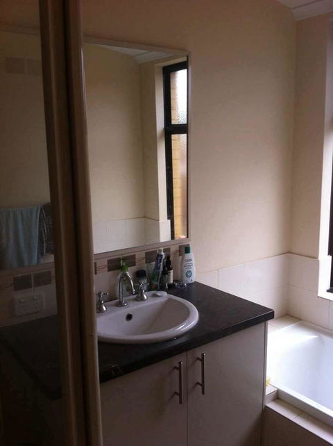 House Close To Airport - New South Wales Tourism  2