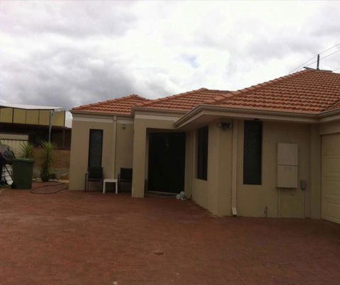 House Close To Airport - New South Wales Tourism  0