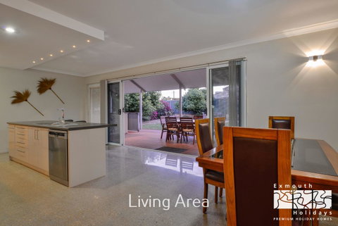 13 Learmonth Street - Close To Town Centre - New South Wales Tourism  5