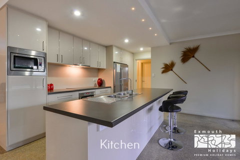 13 Learmonth Street - Close To Town Centre - New South Wales Tourism  3